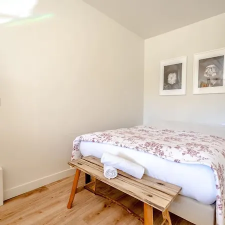 Апартаменти Roussel L Bright & Ac L Shellter