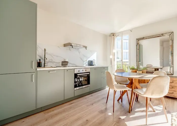 Daire Roussel L Bright & Ac L Shellter *